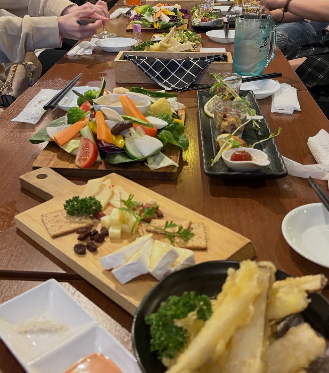 十勝の食材が並ぶテーブル
